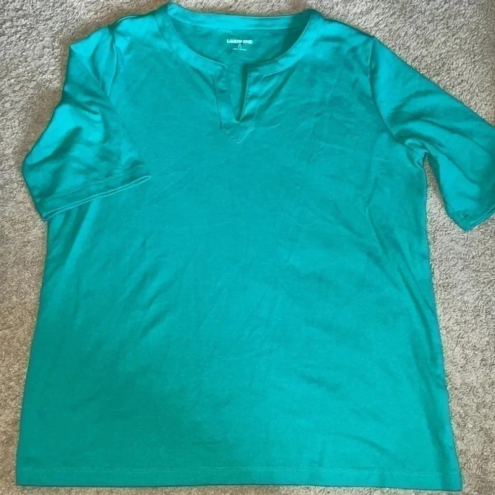 LANDS END size medium top shirt